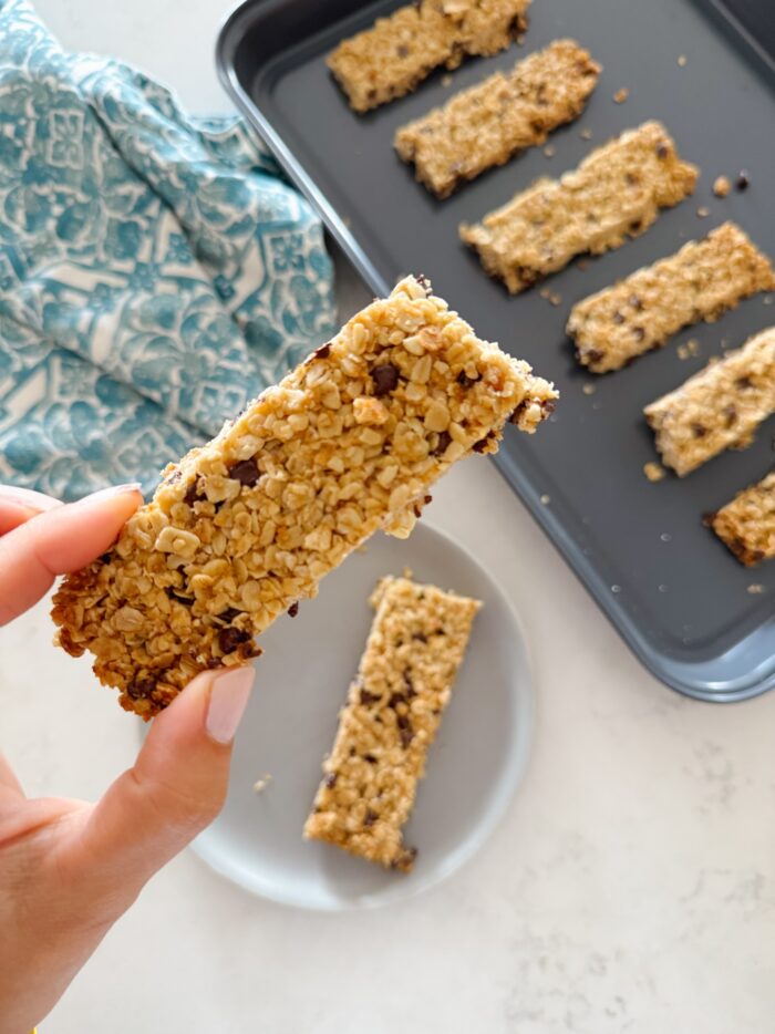 Easy and Delicious Homemade Chocolate Chip Granola Bars Recipe