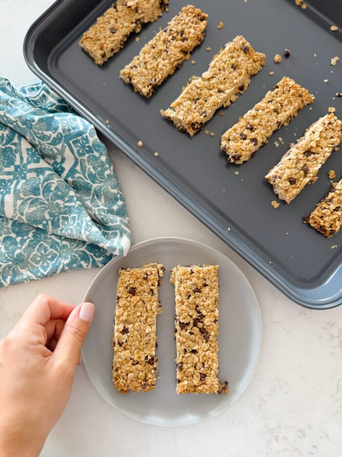 Easy and Delicious Homemade Chocolate Chip Granola Bars Recipe